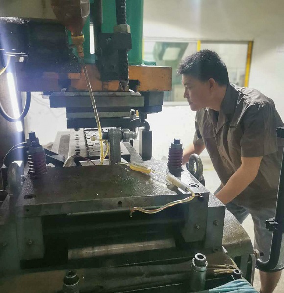 1606129191181963.jpg 冲压设备.jpg